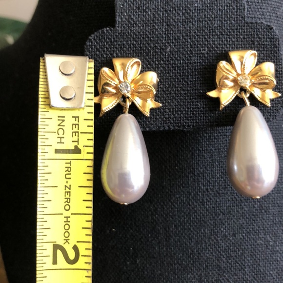 Vintage Grey Faux Pearl Dangle Earrings - Picture 5 of 5